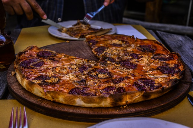 Fenomen popularności kuchni włoskiej – pizza 24h włoska Warszawa